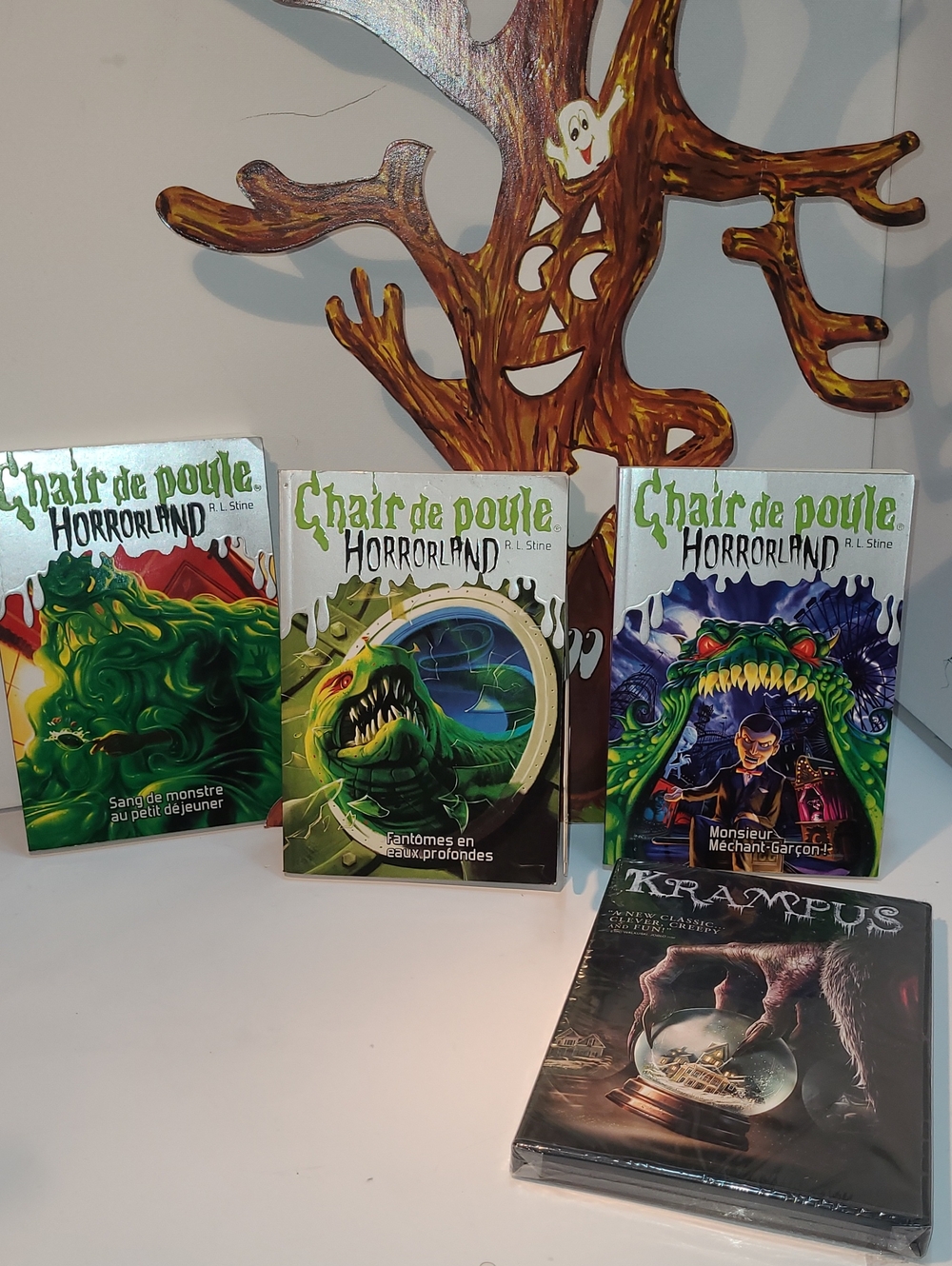 Horror Bundle:3Goosebumps Books (French),+Brand New Sealed Krampus DVD